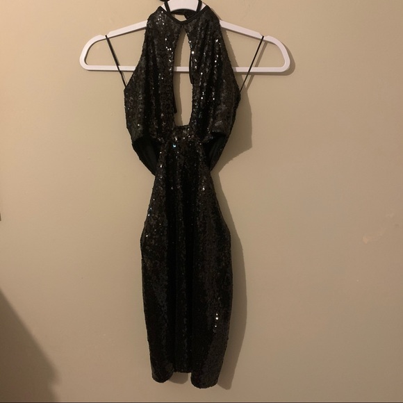 NWT Fashion Nova Cut Out Mini Sequin Dress- Medium - Picture 4 of 8